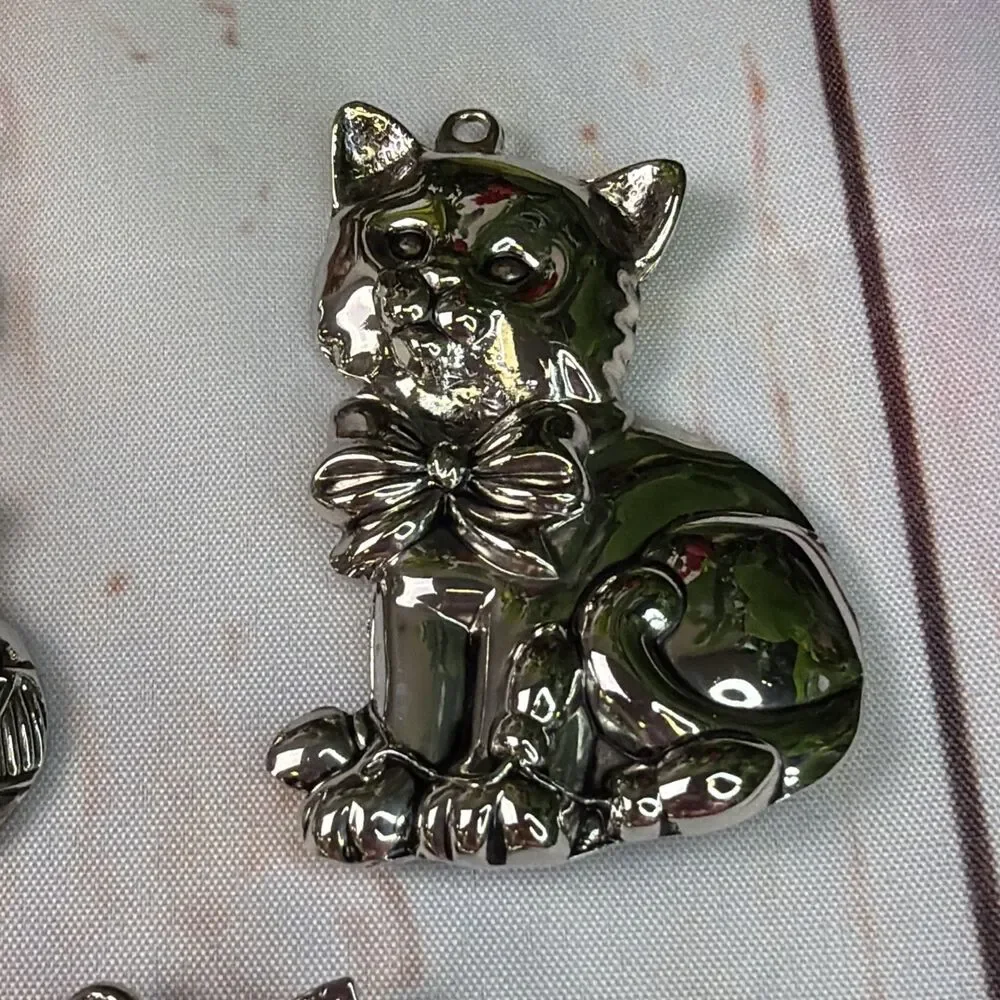 Gorham Silverplate Cat Ornaments, Set of 3, Yarn Fish Wreath Christmas Decor - Picture 4 of 16